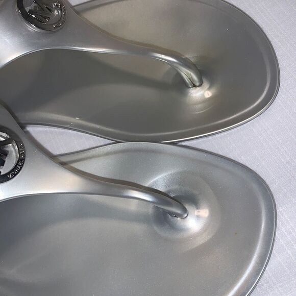 Michael Kors Silver Jelly Thong Sandals Size 6R - Picture 14 of 16